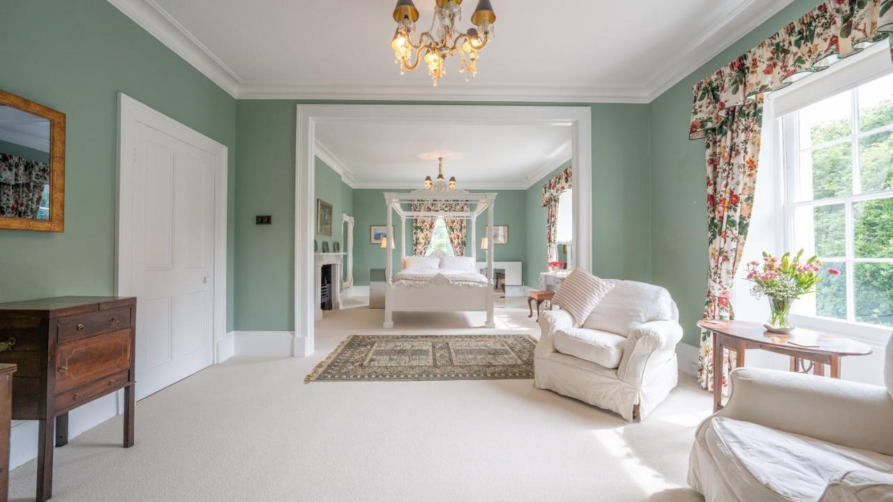 Pantybeiliau House Bed & Breakfast Gilwern Buitenkant foto