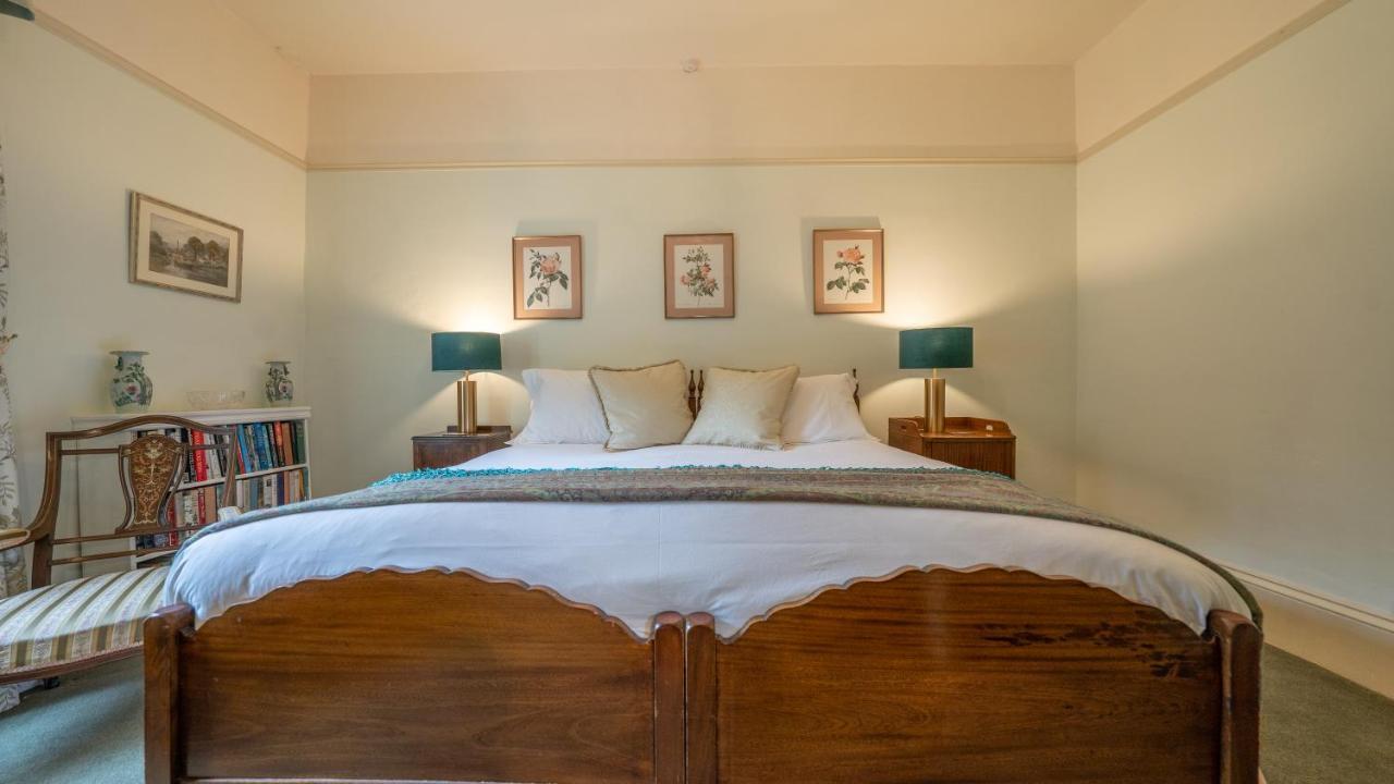 Pantybeiliau House Bed & Breakfast Gilwern Buitenkant foto